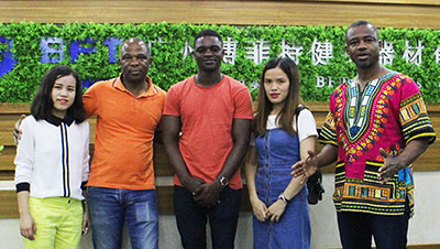 非洲客户来中国采购丝瓜下载APP健身器材