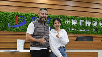 美国客户采购丝瓜下载APP健身房器材